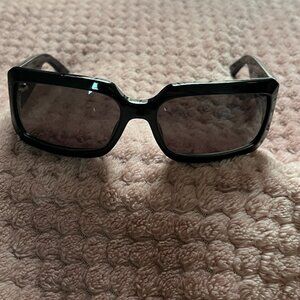 GUCCI Black Oversized Sunglasses w/ Signature Green Stripes – Iconic Bold Look